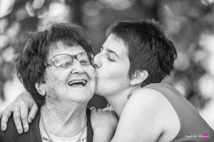 photographe-reportage-exterieur-anniversaire-80ans-mariage-landes-duhort-bachen-emotion